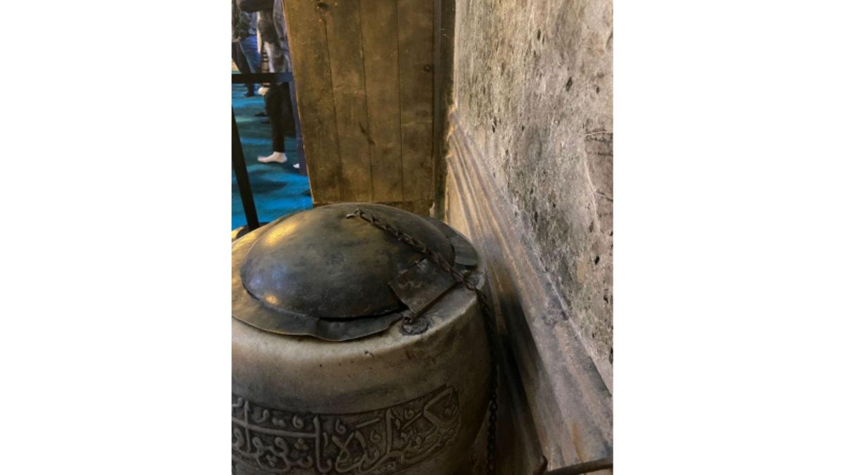 Ayasofya’nın Başına Gelmeyen Kalmadı: Son Dönemde Yapılan Bu Tahribatlar Tepki Topluyor!