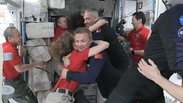 Alper Gezeravcı, Uluslararası Uzay İstasyonu’na Ulaşmasının Ardından Konuşmasını Yaptı [VİDEO]