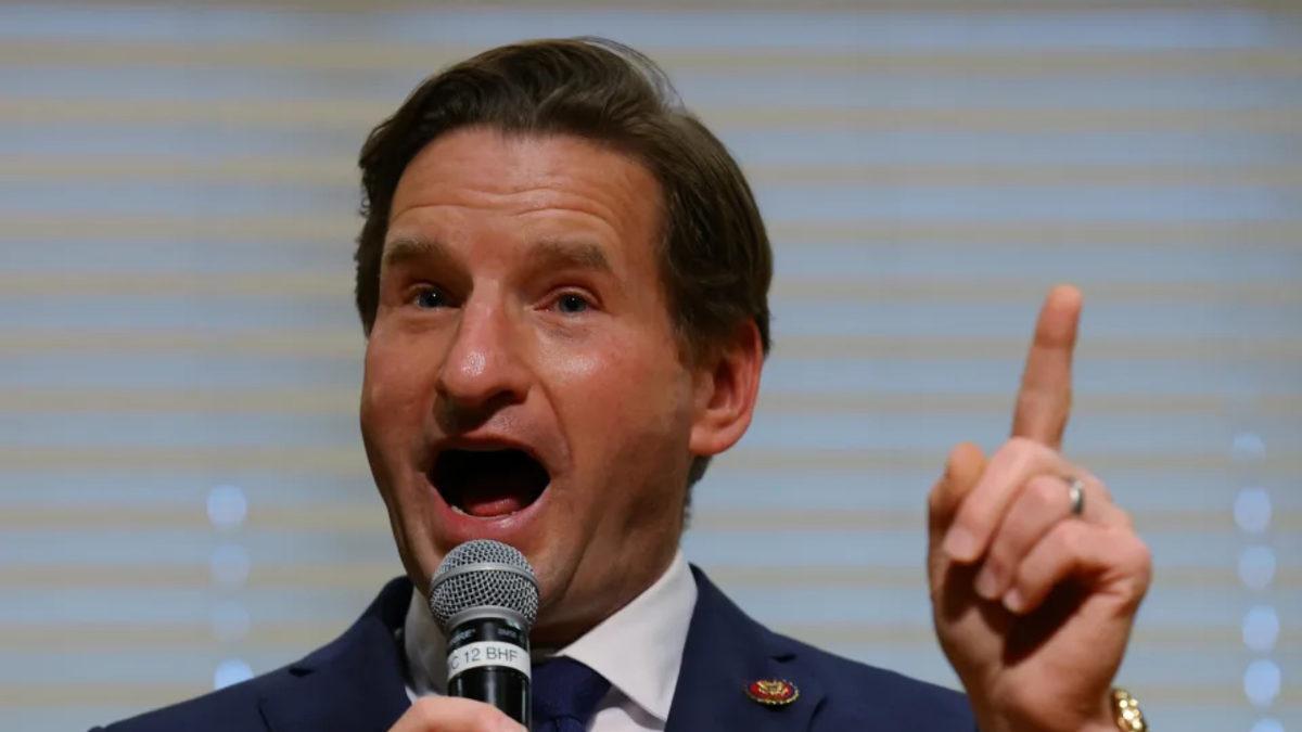 OpenAI, Devlet Başkanı Adayını Taklit Eden Yapay Zekâ Sohbet Botunu Banladı