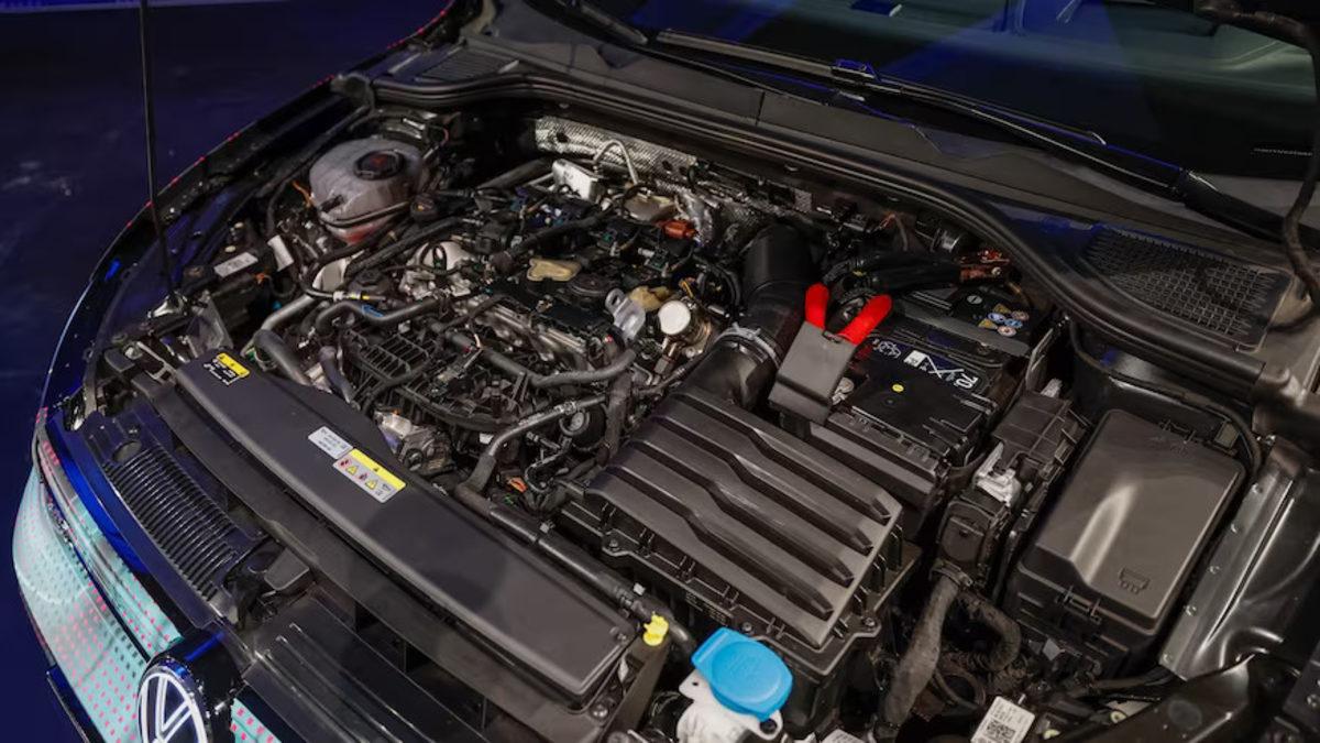 Volkswagen, Yenilenen Golf’ü Türkiye’ye Getirdi: İşte Fiyatı