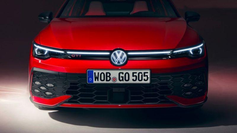 Volkswagen, Yenilenen Golf’ü Türkiye’ye Getirdi: İşte Fiyatı