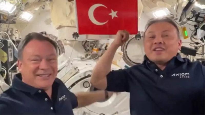 İlk Türk Astronot Alper Gezeravcı, Uzaya Giderken Yanında Ne Götürdüğünü Açıkladı