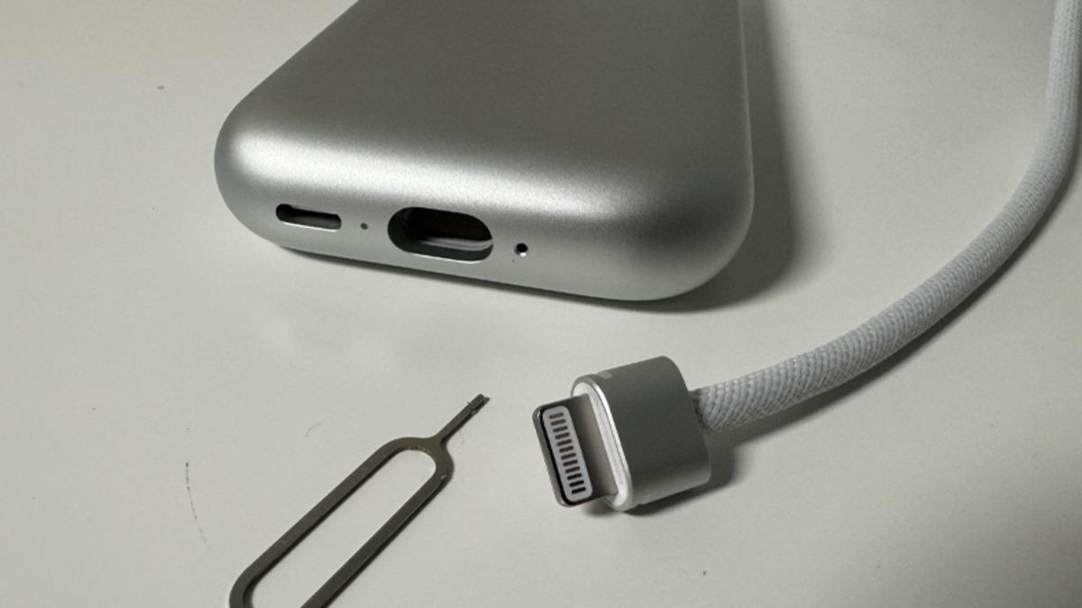 Apple, USB-C’ye Tamamen Geçiş Yapmamış: Vision Pro’da Lightning Kablo Kullanıldığı Ortaya Çıktı