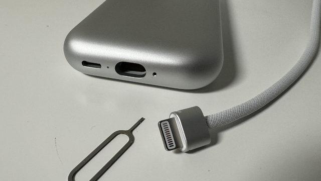 Apple, USB-C’ye Tamamen Geçiş Yapmamış: Vision Pro’da Lightning Kablo Kullanıldığı Ortaya Çıktı
