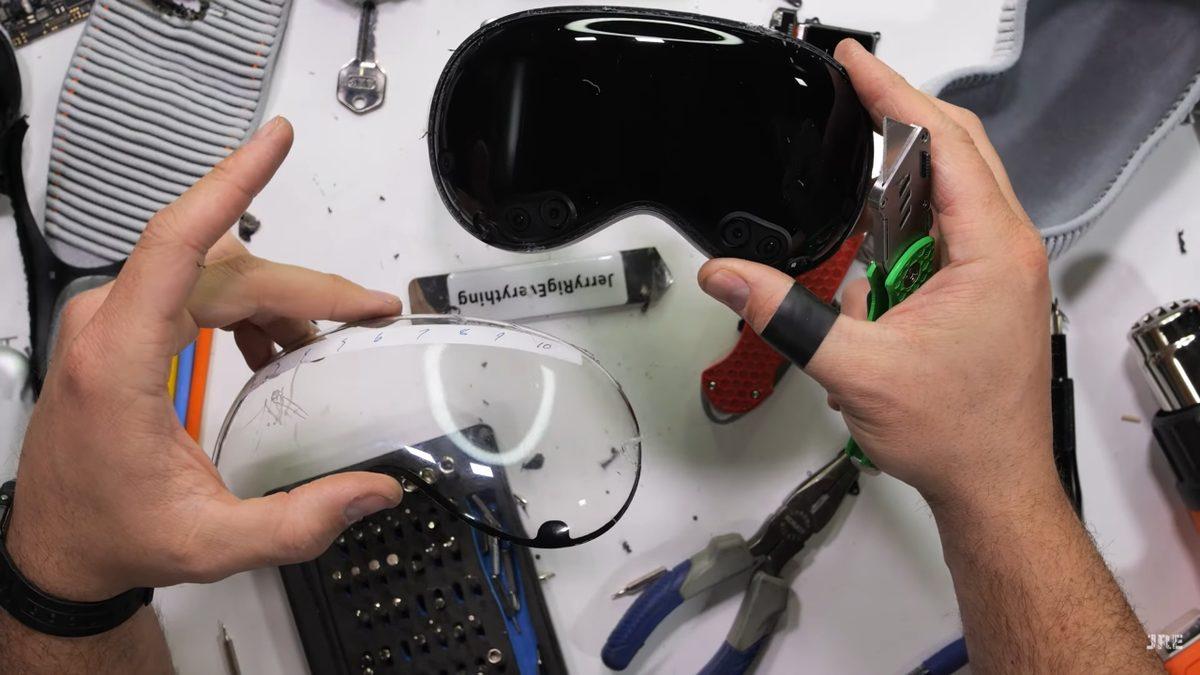 Apple Vision Pro, Parçalarına Ayrıldı: Ama Bu Kez Kibarca Değil [Video]