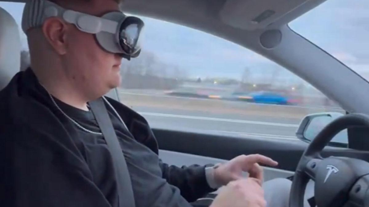 Arabada Apple Vision Pro Takan Tesla Kullanıcılarına İlişkin Açıklama: Trafik Cezası Uygulanacak mı?