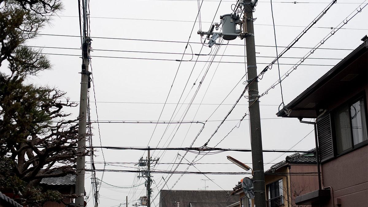 Gelişmiş Ülkelerin Pek Çoğunda Elektrik Kabloları Yerin Altında Olmasına Rağmen Japonya’da Bu Durum Neden Tam Tersi?