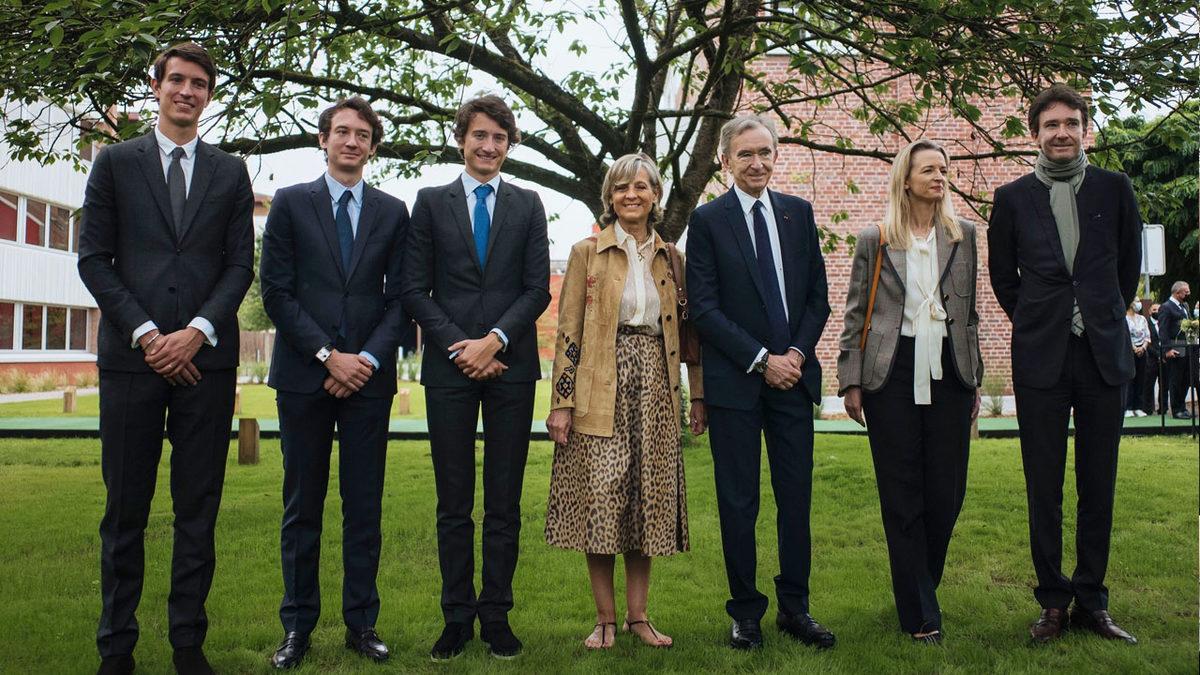 Zengin Olma, Zengin Görün: Louis Vuitton, Dior Gibi Lüks Markalar Aslında Neden Sizin Bizim Gibi İnsanları Hedefliyor?