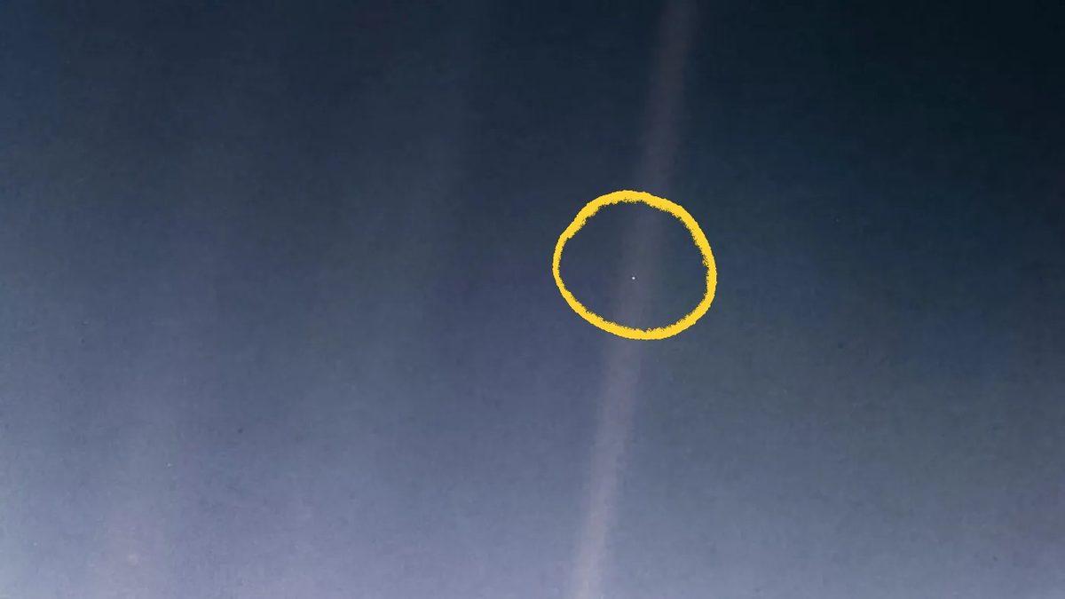 Uzaylıların Neye Benzediğini Bile Açıklayacak Kadar Uç Fikirleriyle Hatırladığımız Carl Sagan’ın Hayat Hikâyesi: Başarıları, Soluk Mavi Nokta ve Çok Daha Fazlası