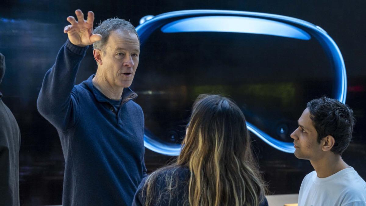 Apple’ın En Eski Tasarımcısı İşi Bırakıyor: Jony Ive Efsanesinin Ekibindendi...