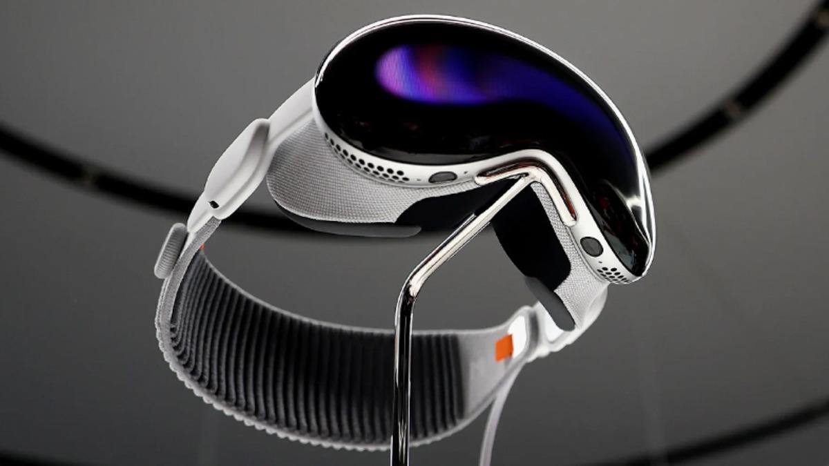 Apple Vision Pro "Heyecanı" Kısa Sürdü: Kullanıcılar İade İçin Apple’ın Kapısını Aşındırıyor!