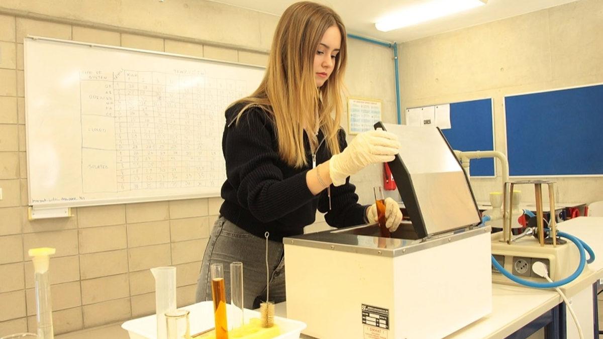 Alzheimer Teşhisinde Kullanılacak Yapay Zekâ Modeli Geliştiren 17 Yaşındaki Simay Yüksel ile Konuştuk: “En Zorlandığımız Şey Ön Yargılar ve Küçümsemelerdi!”