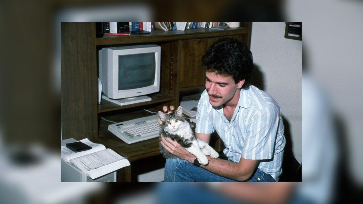 Tanrı’yla Konuşmak İçin Bilgisayar Programı Geliştiren Şizofren Yazılımcı Terry Davis’in Hikâyesi: Ölümü Hâlâ Şaibeli!