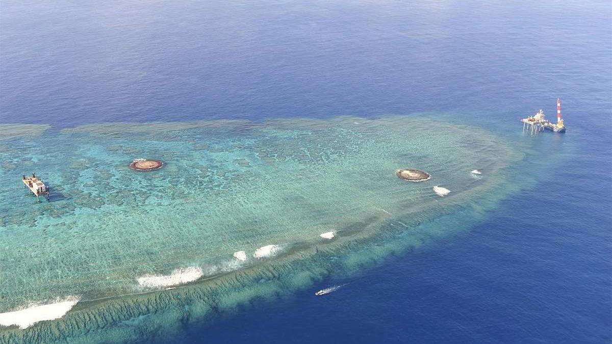 Japonya, Okyanusun Ortasındaki Bu İki Adet 