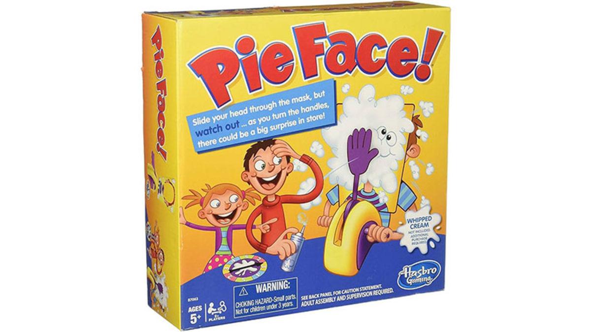 Ailesiyle Keyifli Bir Akşam Geçirmek İsteyenler İçin: Evde Oynayabileceğiniz 6 Eğlenceli Oyunu Derledik