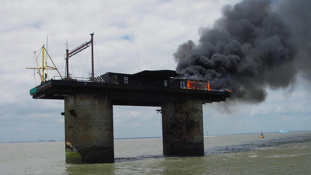 Okul Bahçesi Kadar Yüz Ölçümüne Rağmen Anayasası, Hatta Futbol Takımı Bile Olan Dünyanın En Küçük Ülkesiyle Tanışın: Sealand