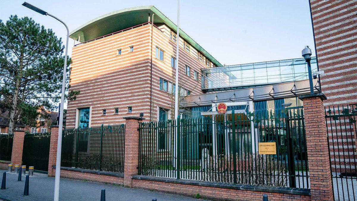 Çin Hükûmeti, Muhalif Vatandaşlarını Yurt Dışında Nasıl Gizlice İzliyor? (Big Brother is Watching You!)