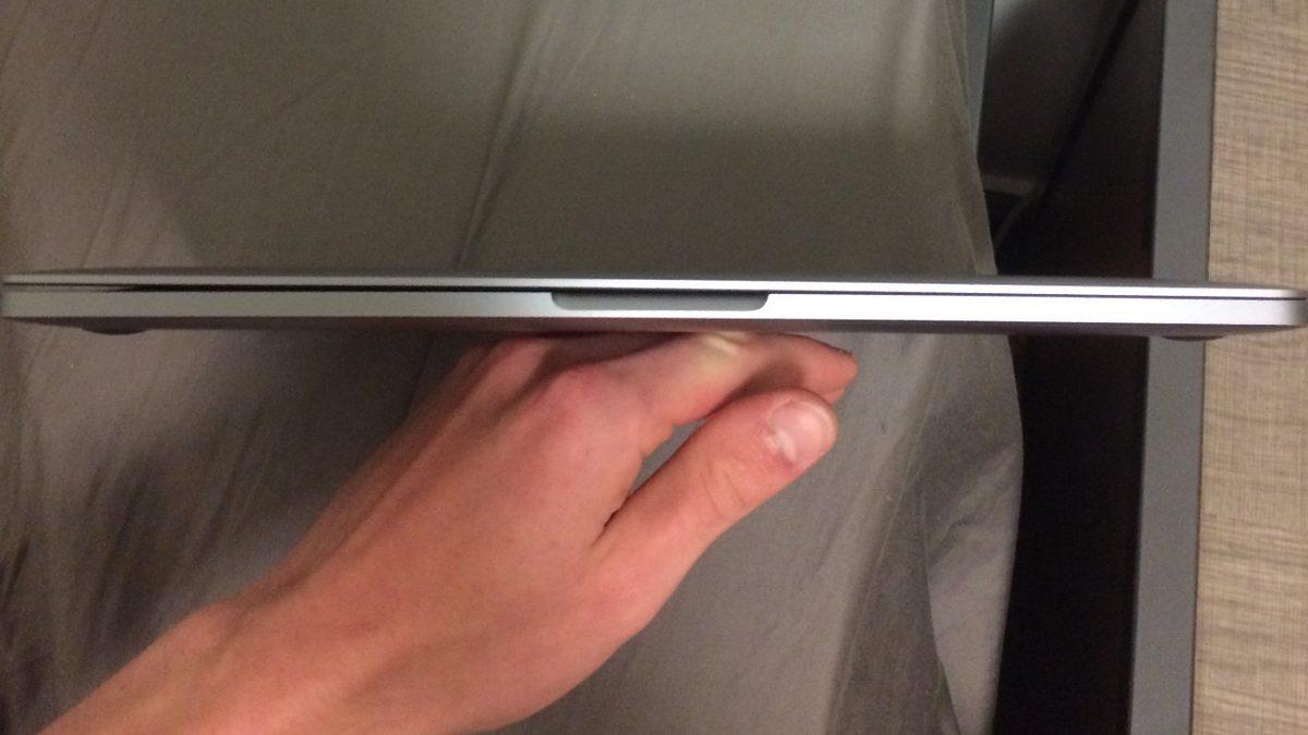 MacBook’unuza Koruyucu Kap Gibi Şeyler Takarak Farkında Olmadan Onu Korumaktan Çok Bozuyor Olabilirsiniz!