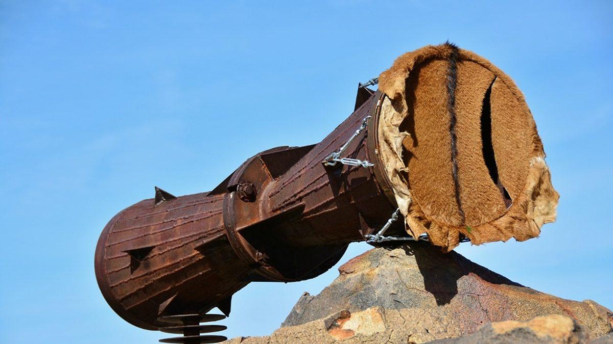 Çölün Ortasında Bulunan ve Gizemi Çözülemeyen Bu Tuhaf Nesne Ne Olabilir? Tarihî Bir Kalıntı Değil!