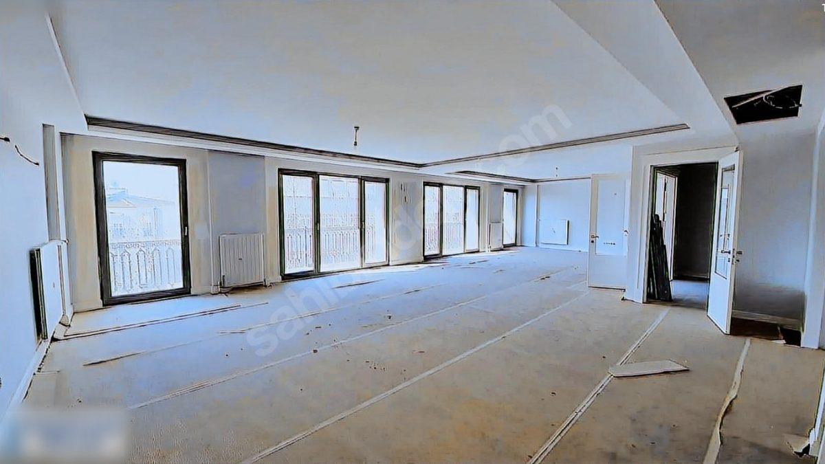 İstanbul’daki Apartman Dairesinin Charlize Theron’un Malikânesinden Pahalı Olması Sosyal Medyada Gündem Oldu