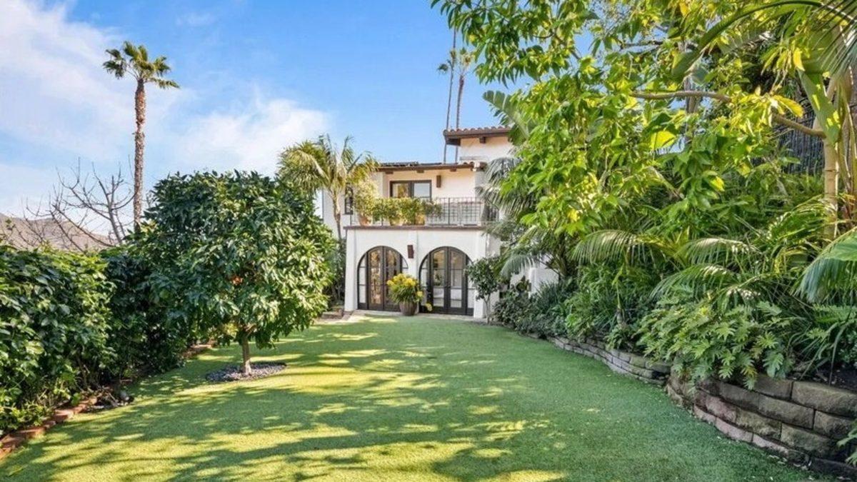 İstanbul’daki Apartman Dairesinin Charlize Theron’un Malikânesinden Pahalı Olması Sosyal Medyada Gündem Oldu