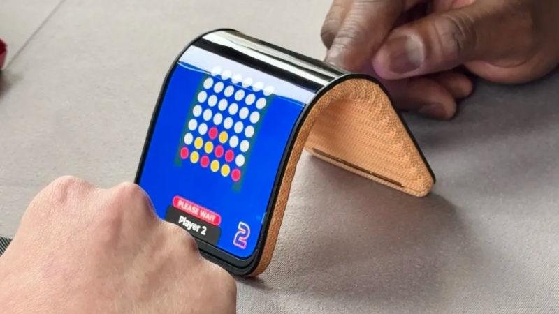 Hep Hayalini Kurduğumuz "Bileklik Telefon" Sonunda Gerçek Oldu: İşte Deneyenlerin İlk Yorumları