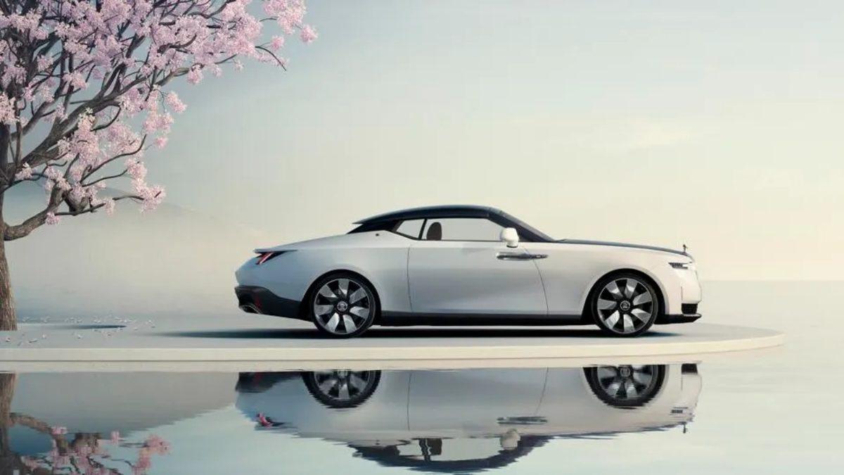 Karadaki Yat: Eşsiz Güzellikteki 30 Milyon Dolarlık Otomobil Rolls-Royce Arcadia Droptail’la Tanışın