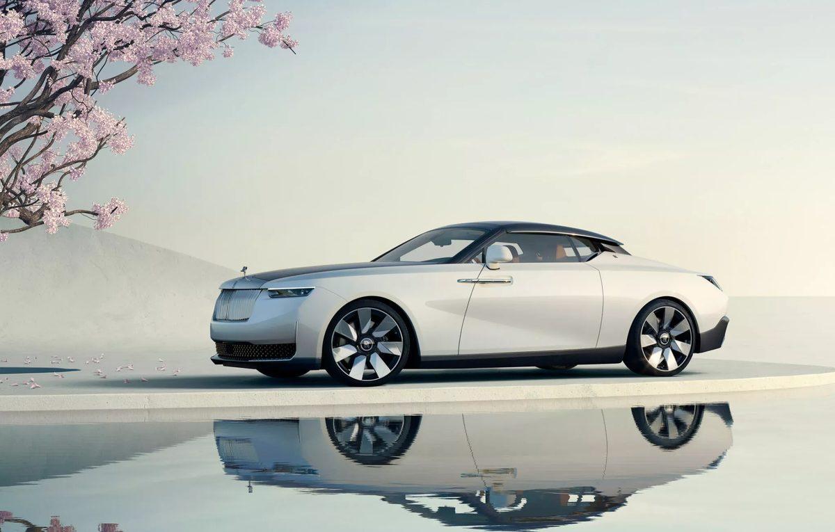 Karadaki Yat: Eşsiz Güzellikteki 30 Milyon Dolarlık Otomobil Rolls-Royce Arcadia Droptail’la Tanışın