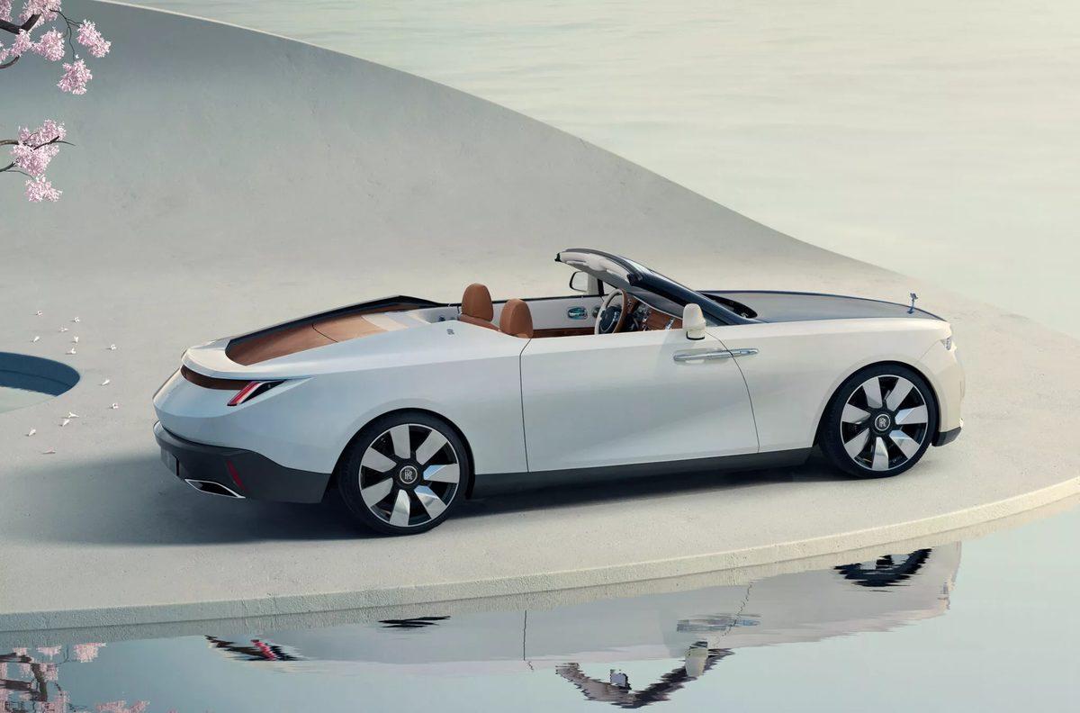 Karadaki Yat: Eşsiz Güzellikteki 30 Milyon Dolarlık Otomobil Rolls-Royce Arcadia Droptail’la Tanışın