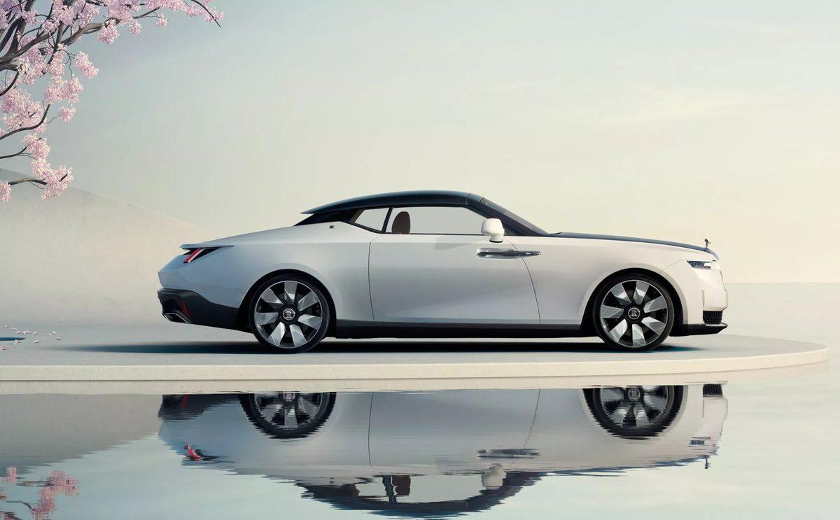 Karadaki Yat: Eşsiz Güzellikteki 30 Milyon Dolarlık Otomobil Rolls-Royce Arcadia Droptail’la Tanışın