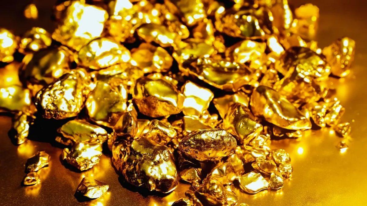 Altının Diğer Metallerin Aksine Sarı Olmasının Sebebi Ne? Einstein’ın Teorisine Kadar Uzanıyor!