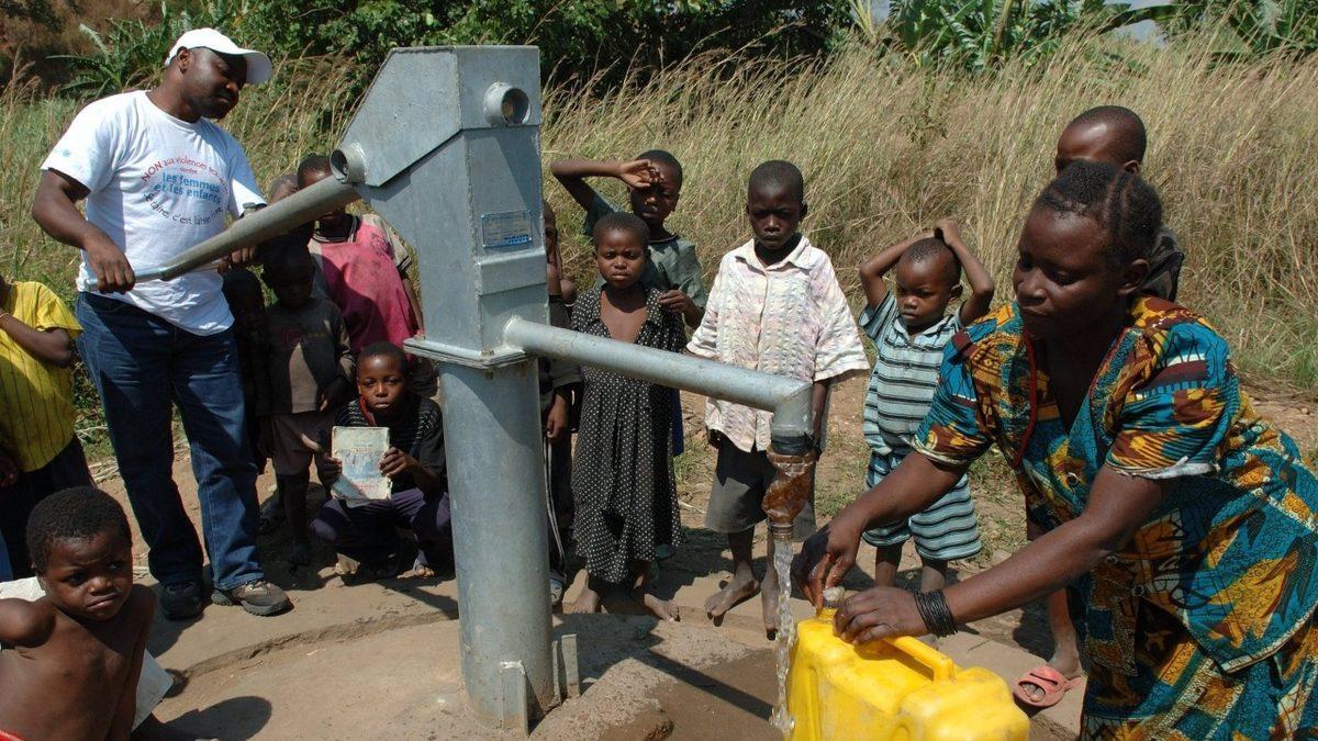 Mercedes, Renault Gibi Pek Çok Firma, Elektrikli Araçlara Tamamen Geçme Planlarından Neden Vazgeçiyor?