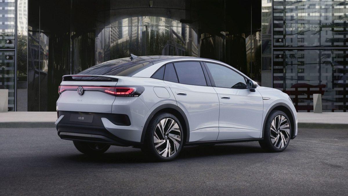 Mercedes, Renault Gibi Pek Çok Firma, Elektrikli Araçlara Tamamen Geçme Planlarından Neden Vazgeçiyor?