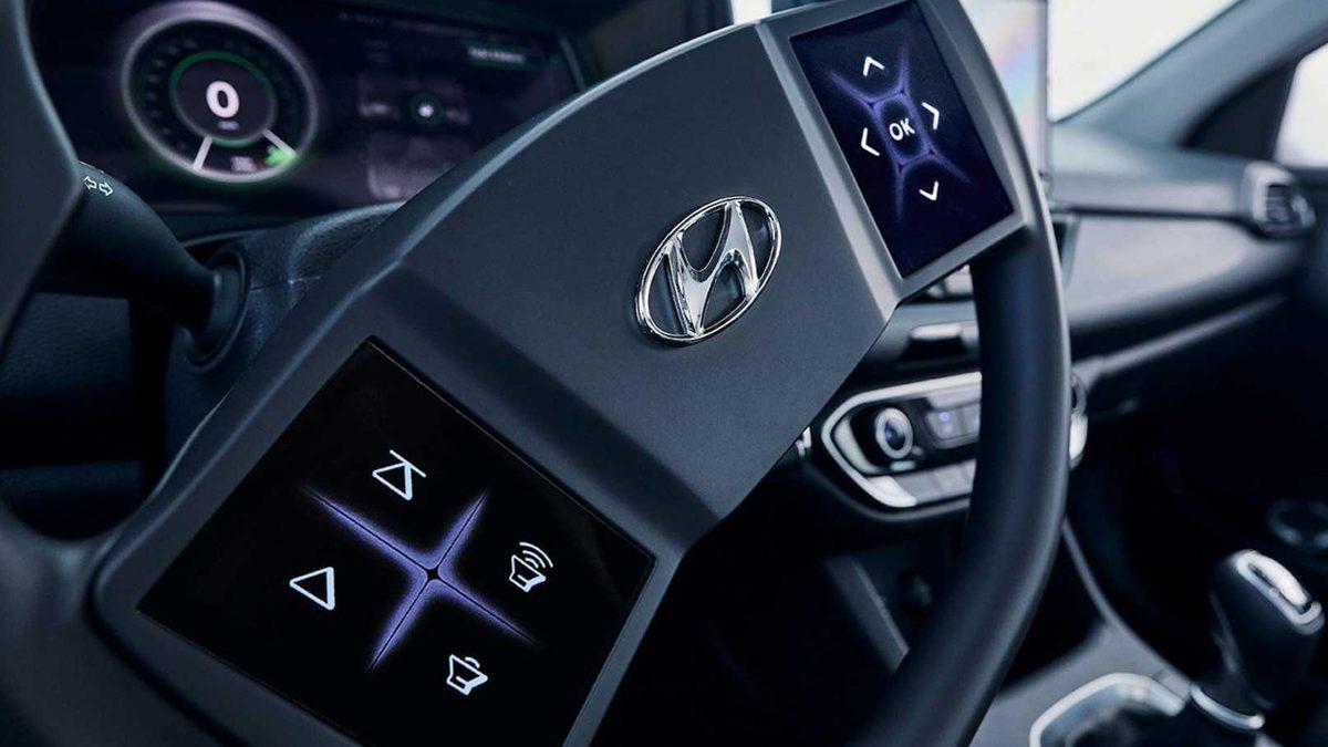 Euro NCAP Testleri Değişiyor: Otomobildeki Ekran Sayısı Arttıkça Yıldızı Düşecek!