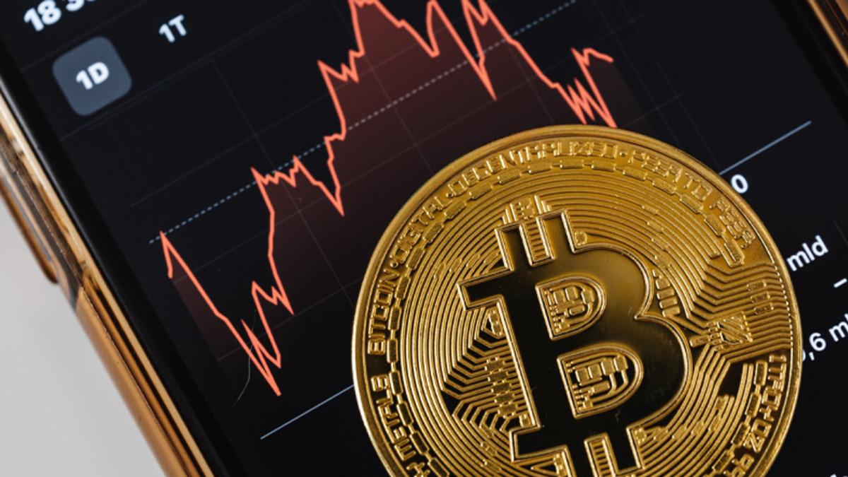 Bitcoin (BTC), Rekor Kırdıktan Hemen Sonra Sert Bir Düşüş Yaşadı: İşte Nedeni