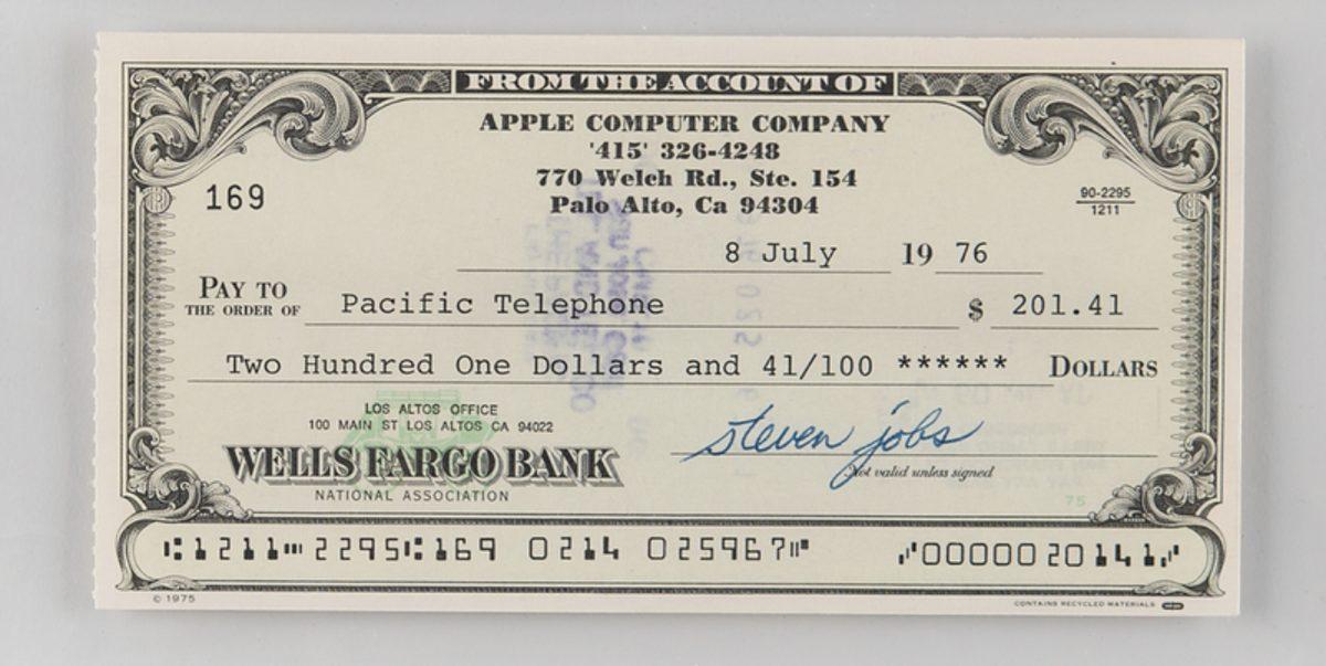 48 Yıllık Steve Jobs İmzalı 200 Dolarlık Çek, Açık Artırmaya Çıktı: Yüz Binlerce TL’ye Satılacak!