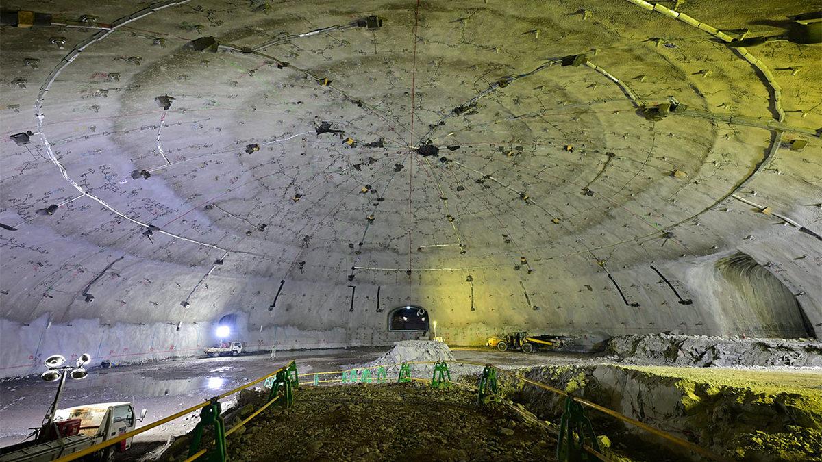 Evrenin En Büyük Sırrını Çözebilir: Japonya, Neden Bir Dağın İçini Oyup Bu Dev Cihazı Koyuyor?