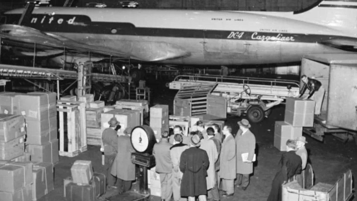 Eskiden Bazı Hava Yolu Şirketleri Neden Sadece Erkeklerin Binebildiği Uçuşlar Düzenliyordu?