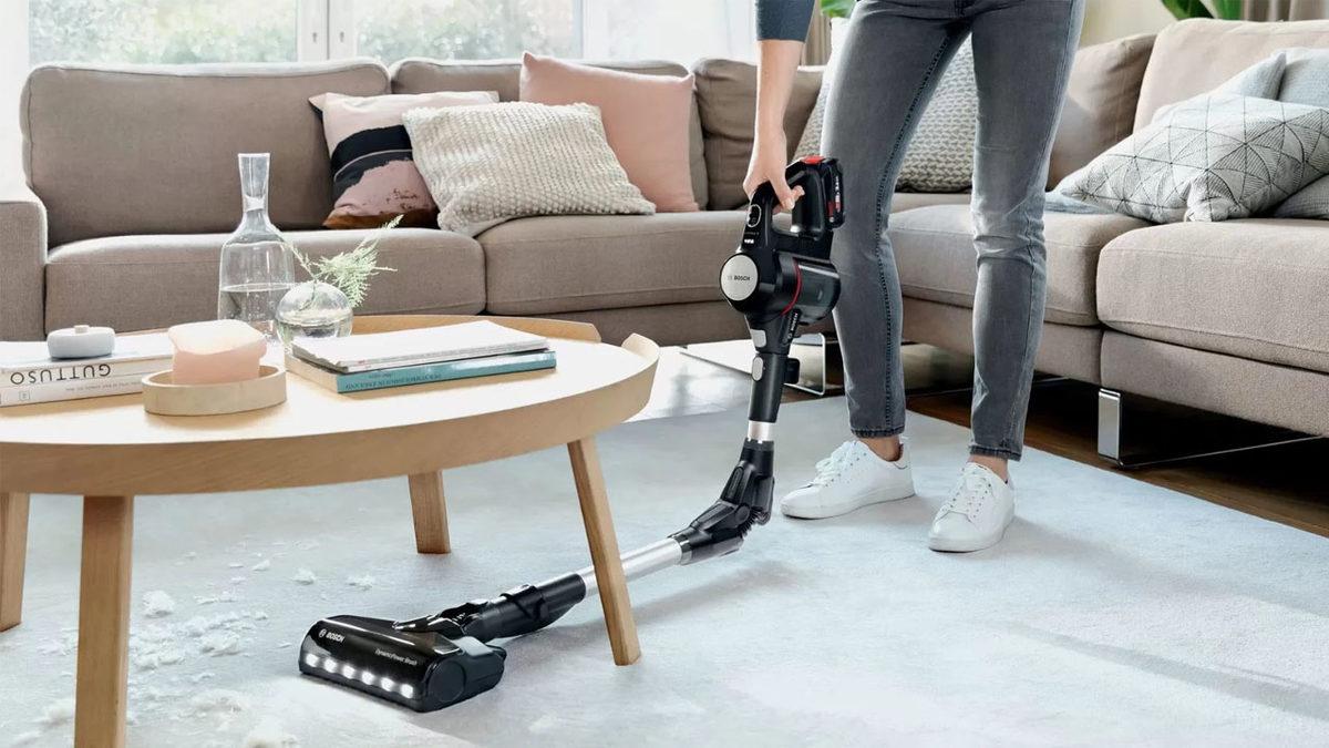 Birbirinden Farklı Özellikleriyle Her Bütçeye Uygun Yeni Nesil Dikey Süpürge Önerileri