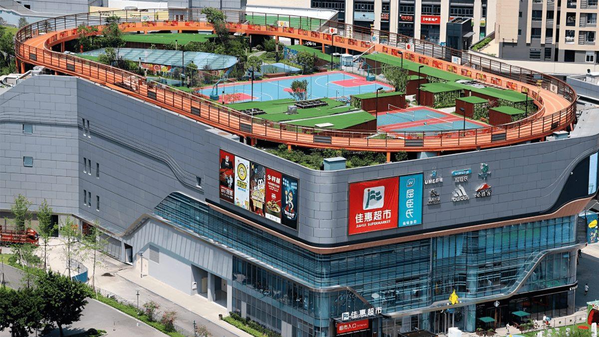 Çin’in Chongqing Şehrindeki Bu Sıra Dışı Yapıları Görünce Gerçeklik Algınız Bozulacak: Evlerin İçinden Tren Geçiyor!