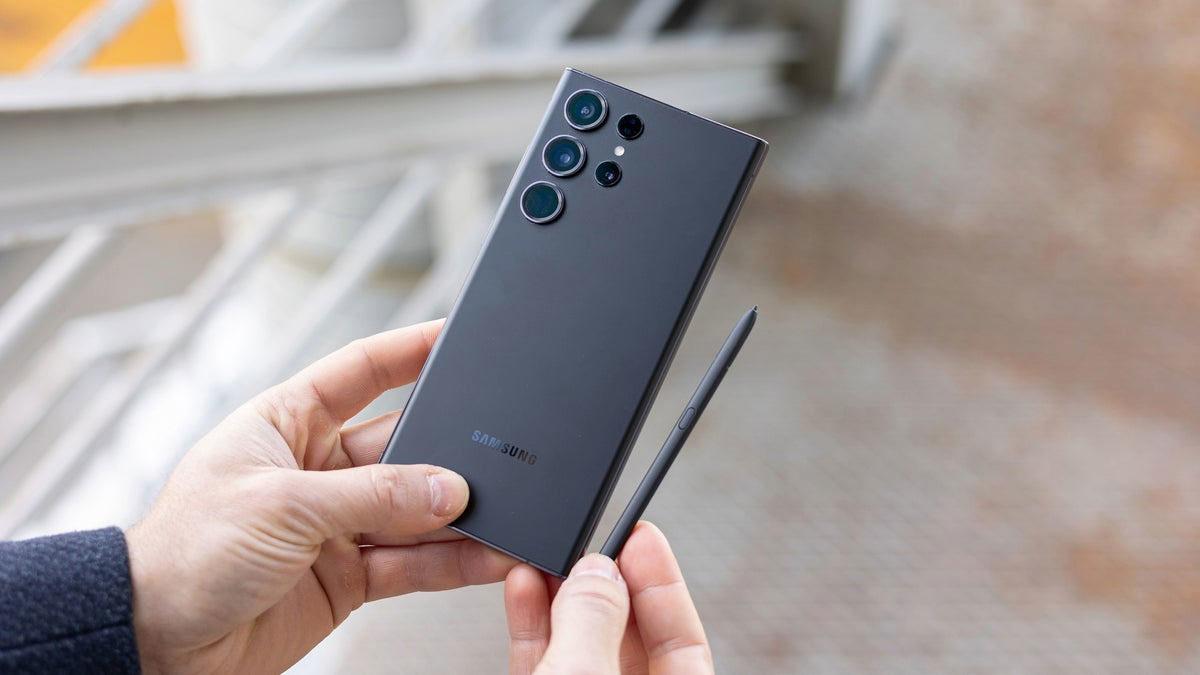 Samsung Galaxy S24 Ultra Kullanıcıları, S-Pen’in ‘Kokmasından’ Şikâyetçi: Nedeni Açıklandı