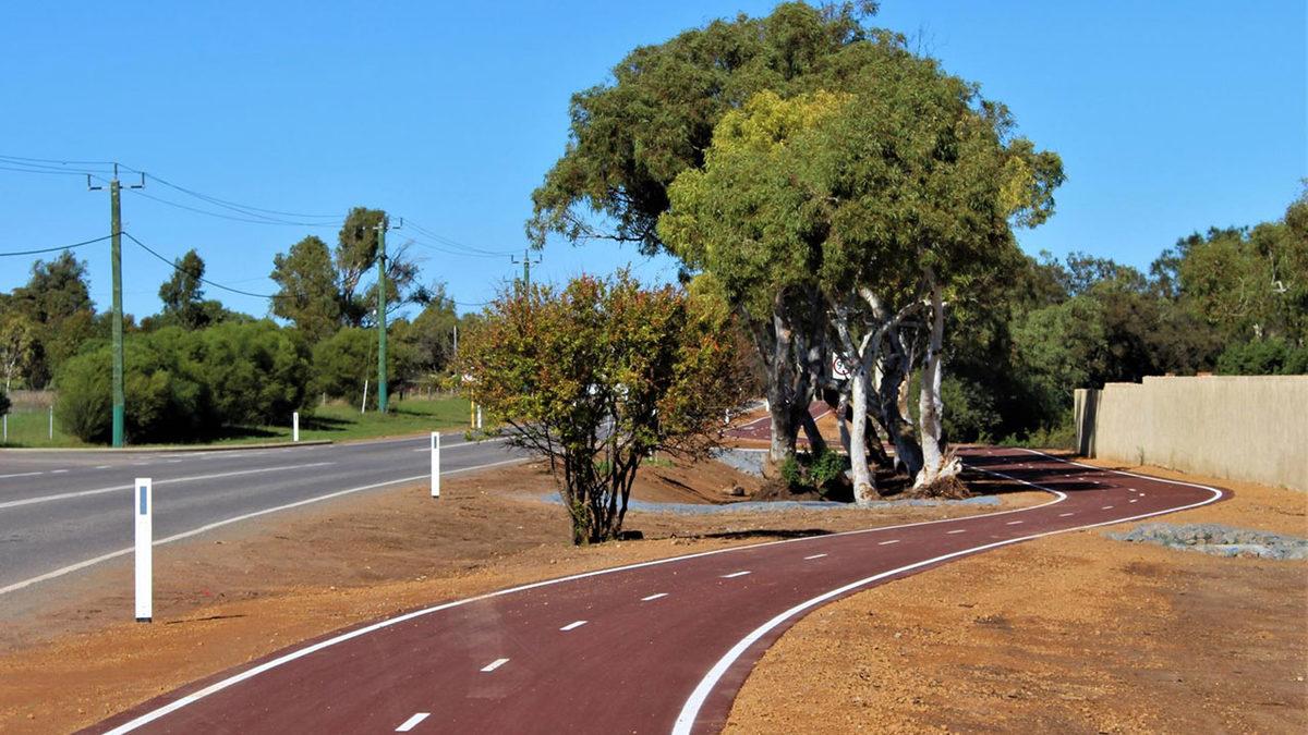 Türkiye’de de Bazı Yollarda Gördüğümüz Bu Asfaltlar Neden Kırmızı, Bildiğimiz Asfalttan Farkı Ne?