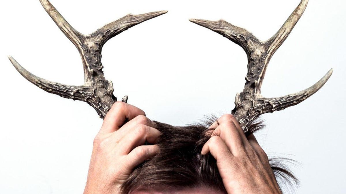 Rüşvete “Yemlik”, Erkek Üreme Organına “Meret” Dememizi Sağlayan Örtmece Ne Demek? Neden Başka İsimler Buluyoruz?