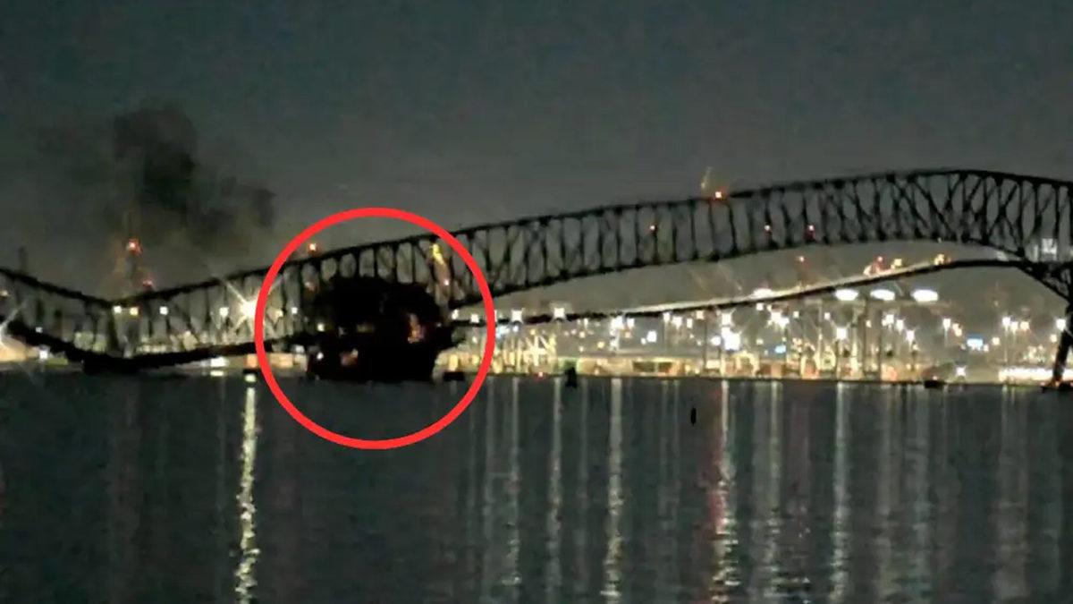ABD’de Bir Yük Gemisi, Köprüye Çarptı: Köprünün Çöktüğü Anlar, Anbean Kaydedildi! [Video]