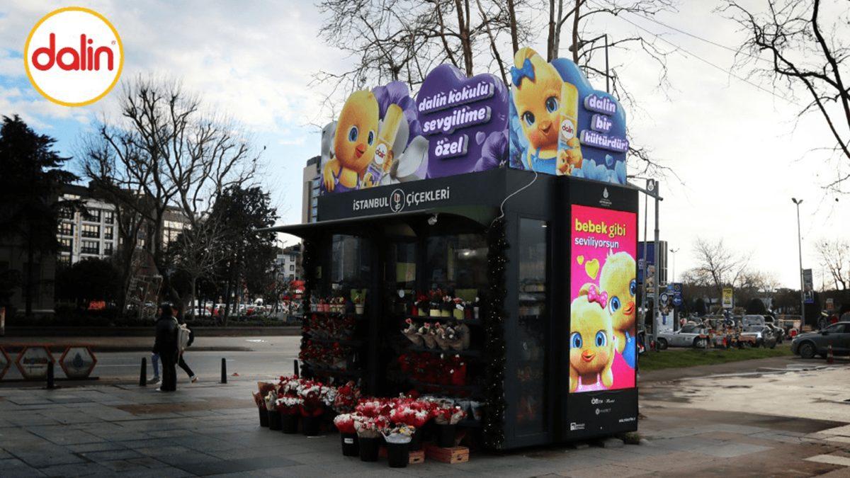 Fikrin Sahibini Tebrik Etmek İsteyeceksiniz: Türkiye ve Dünya Sokaklarında Dikkat Çekmeyi Başarmış Birbirinden Yaratıcı Reklamlar