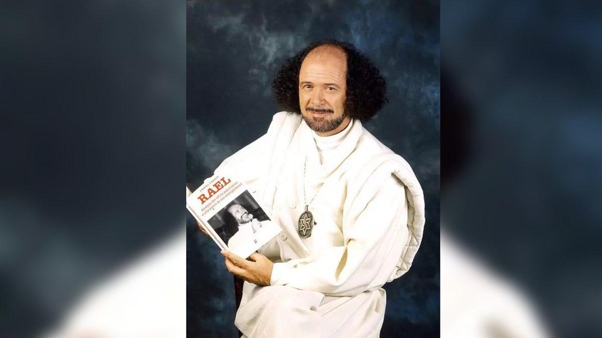 Uzaylılar Tarafından Peygamber İlan Edildiğini İddia Eden Tarikat Liderinin Hayrete Düşüren Hikâyesi: Hâlâ 90.000 Takipçisi Var!