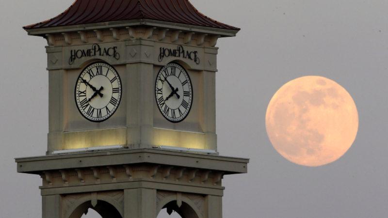 NASA, Ay İçin "Saat Standardı" Oluşturacak (Biz de Yaz-Kış Saati Tartışmaya Devam...)