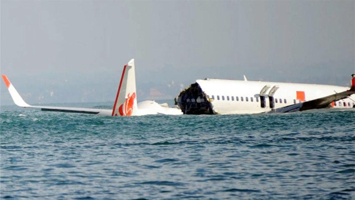 Kalkıştan Dakikalar Sonra Denize Düşerek İçinde Bulunan 189 Kişinin Ölümüne Sebep Olan Lion Air Uçak Kazasının Tüyler Ürperten Hikâyesi
