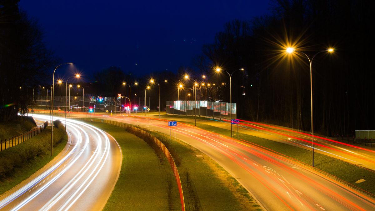 Sokak Lambaları Genellikle Neden Sarı? Tek Sebebi Tasarruf Değil!