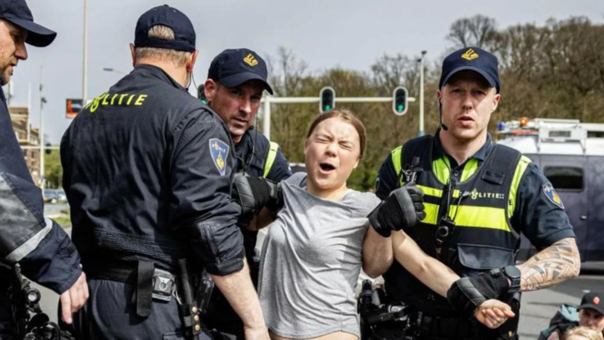 Greta Thunberg Hollanda’da Gözaltına Alındı